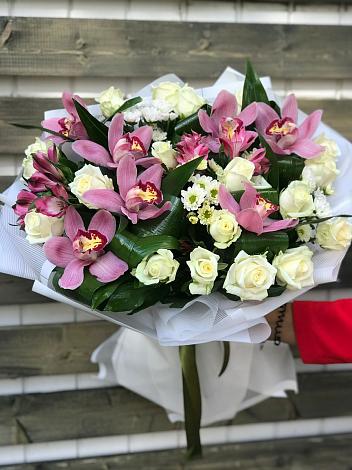 Букет цветов из: Розы и Хризантемы в Гвардейском
