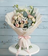 Букет цветов из:  Розы и Лизиантусы #REPLACE_PRED# Гвардейском