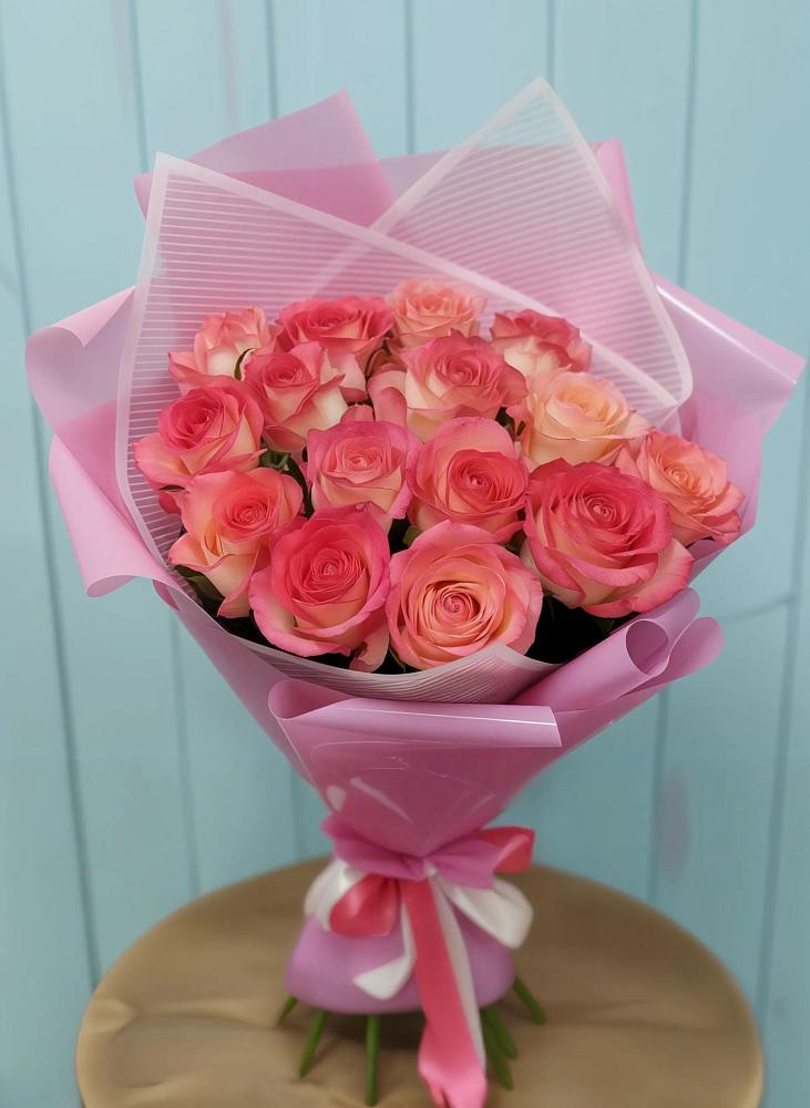 Букет 15 Розовых роз Равель в Гвардейском