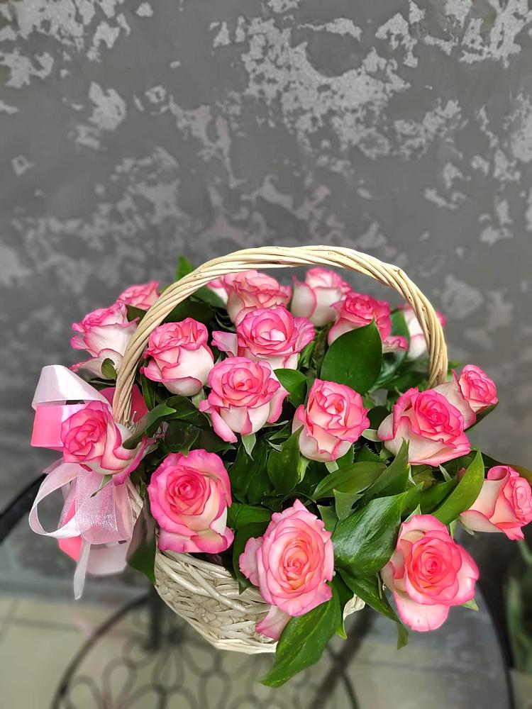 Цветочная композиция из Розы в корзине в Гвардейском