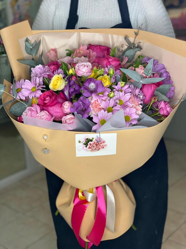 Букет цветов из: Хризантемы, Гвоздики и Альстромерии в Гвардейском