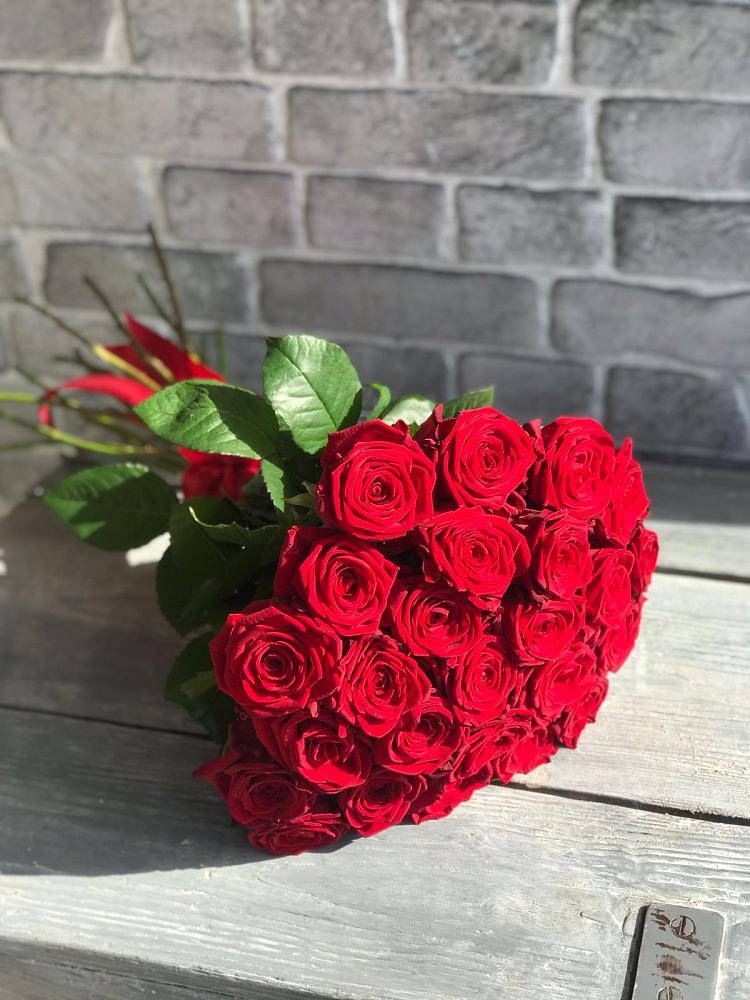 Букет Красные розы Фридом в Гвардейском