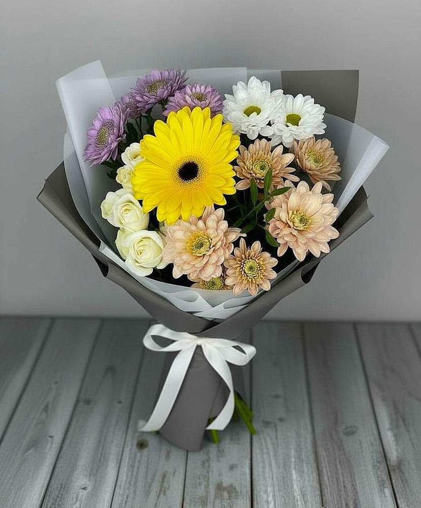 Букет цветов из: Розы, Герберы и Хризантемы в Гвардейском