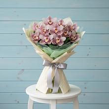 Букет цветов из:  Орхидеи и Розы в Гвардейском