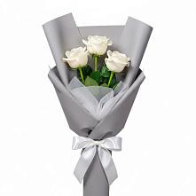 Букет 3 белые розы в Гвардейском