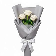 Букет 3 белые розы в Гвардейском
