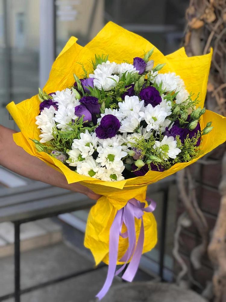 Букет цветов из: Ирисы, Хризантемы и Ромашки в Гвардейском