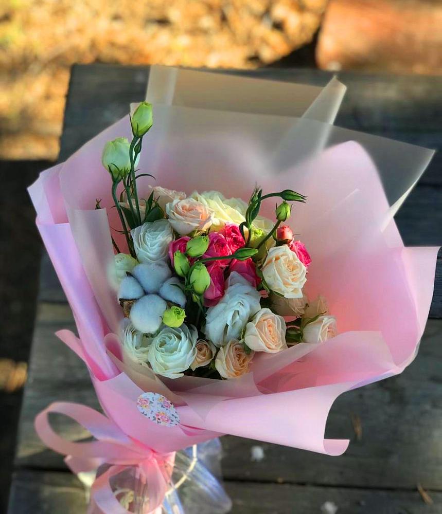 Букет цветов из: Розы и Лизиантусы в Гвардейском