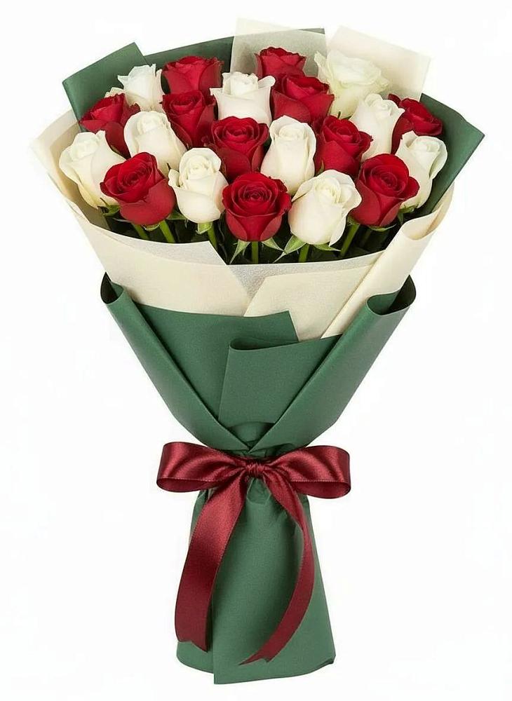 Букет Микс из красных и белых роз в Гвардейском