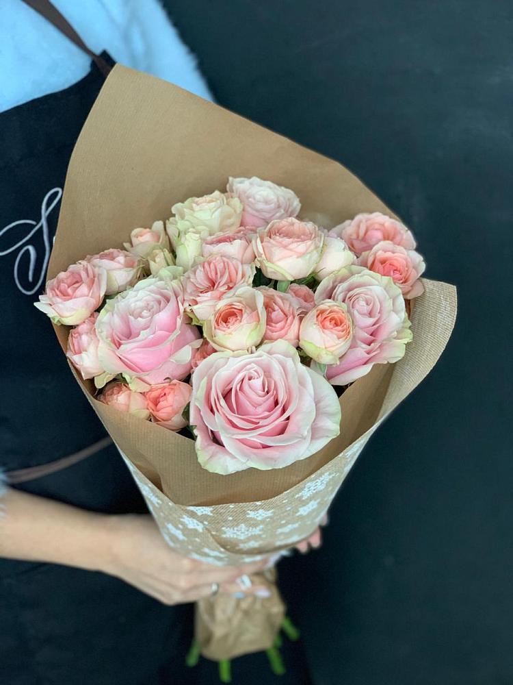 Букет цветов из: Хризантемы и Розы в Гвардейском