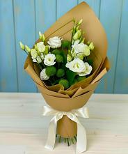 Букет цветов из:  Хризантемы и Лизиантусы #REPLACE_PRED# Гвардейском