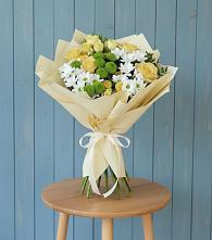 Букет цветов из:  Хризантемы и Розы #REPLACE_PRED# Гвардейском