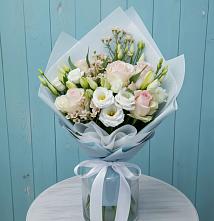Букет цветов из:  Розы и Лизиантусы в Гвардейском