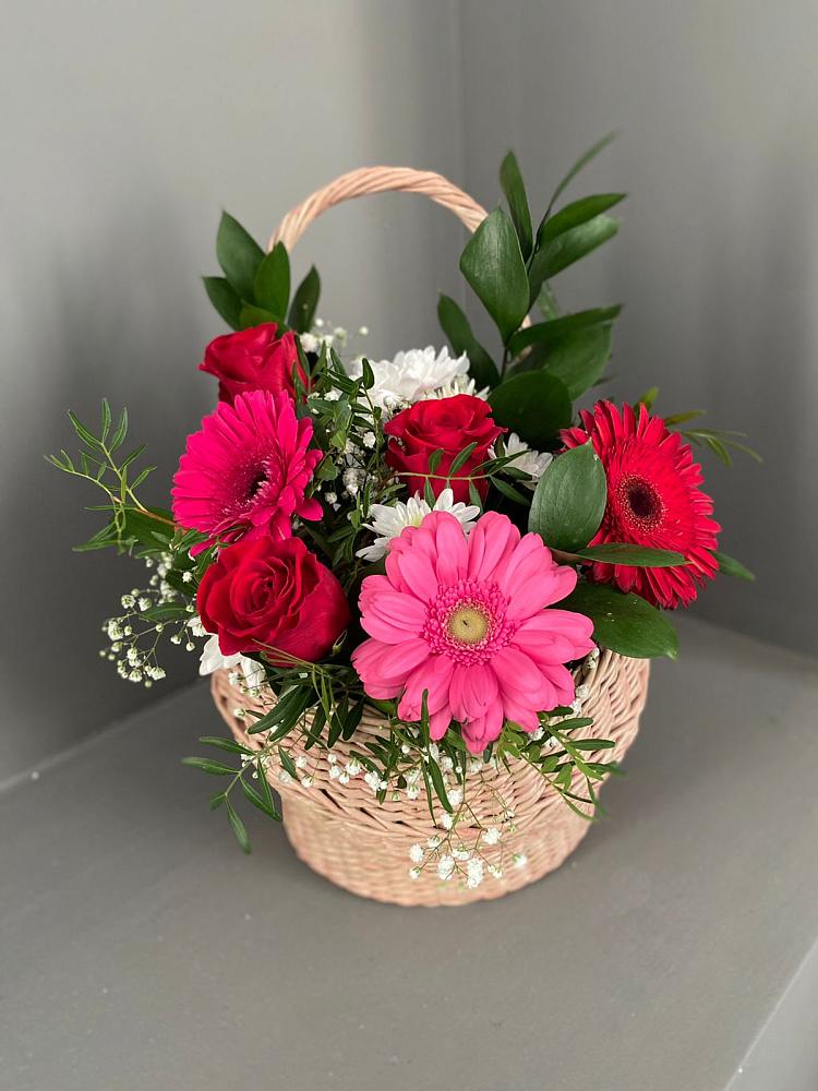 Цветочная композиция из Розы, Хризантемы и Герберы в корзине в Гвардейском