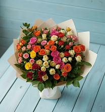 Букет Микс из разноцветных кустовых роз в Гвардейском